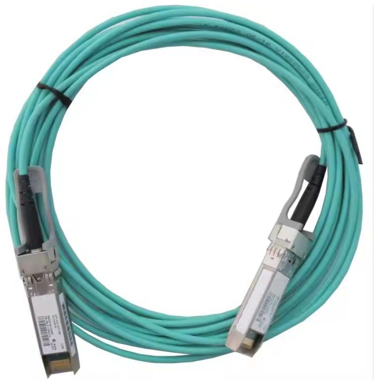 OM3/OM4 멀티모드 섬유 25G SFP28 AOC 액티브 광 케이블 850nm 주파수 범위 및 쉬운 플러그 앤 플레이 설치